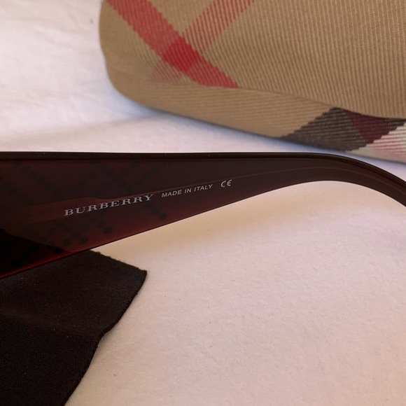 EUC Burberry Sunglasses with Swarovski Crystals - Picture 7 of 8